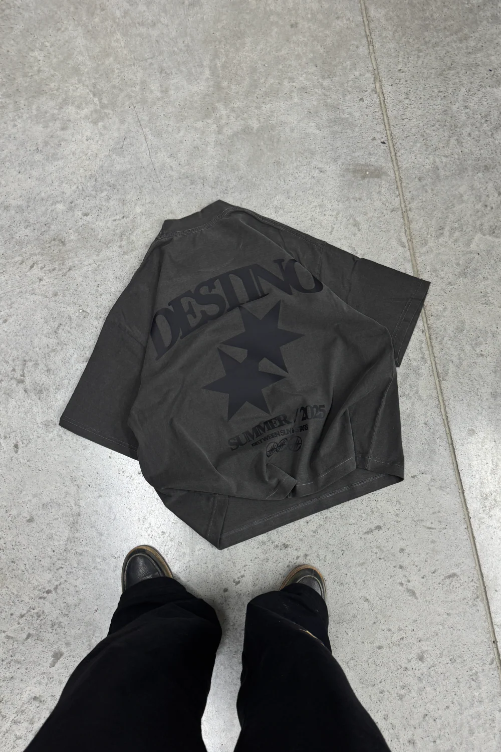 Double Spark Tee Washed Grey - Image 2